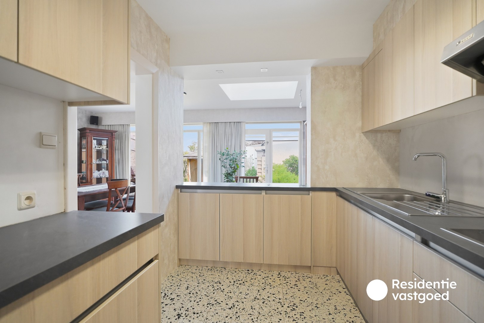 Instapklare bel-étagewoning met garage en tuin in Sint-Michiels 