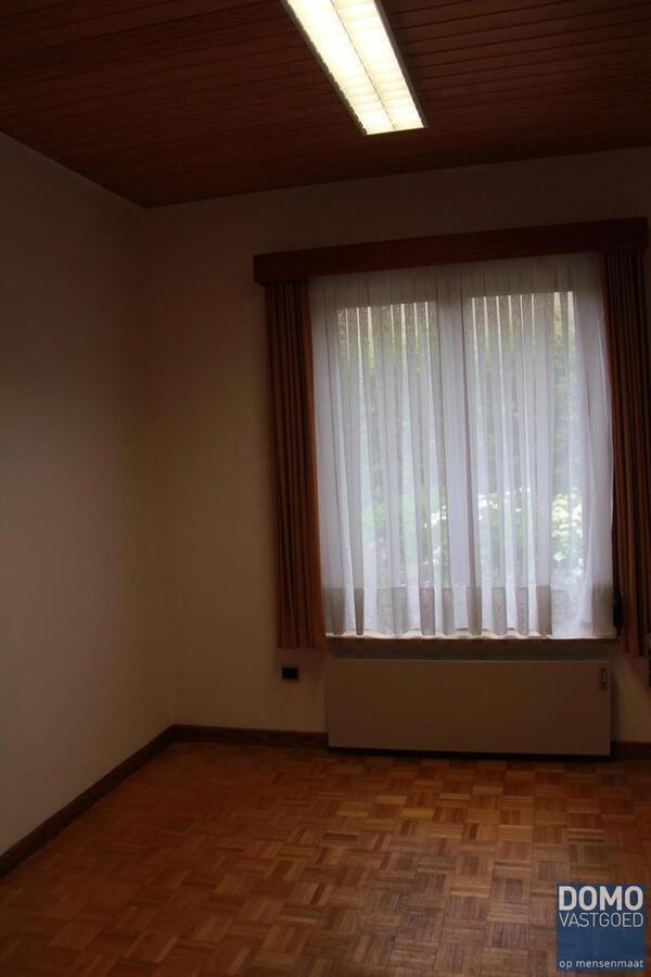 Ruime gelijkvloerse gezinswoning met 2 slaapkamers gelegen te Tuilt-Kuringen 