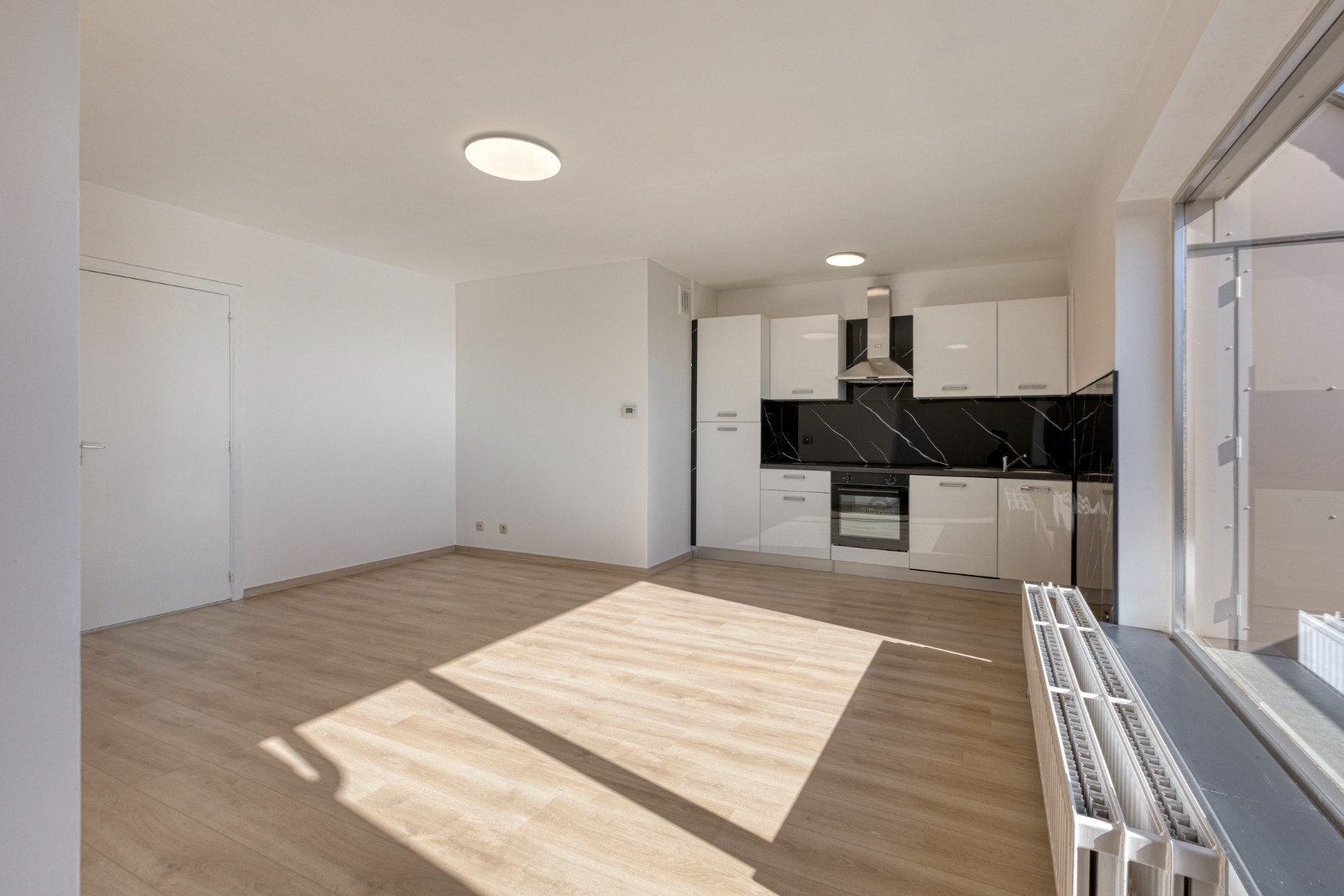 woonkamer met keuken