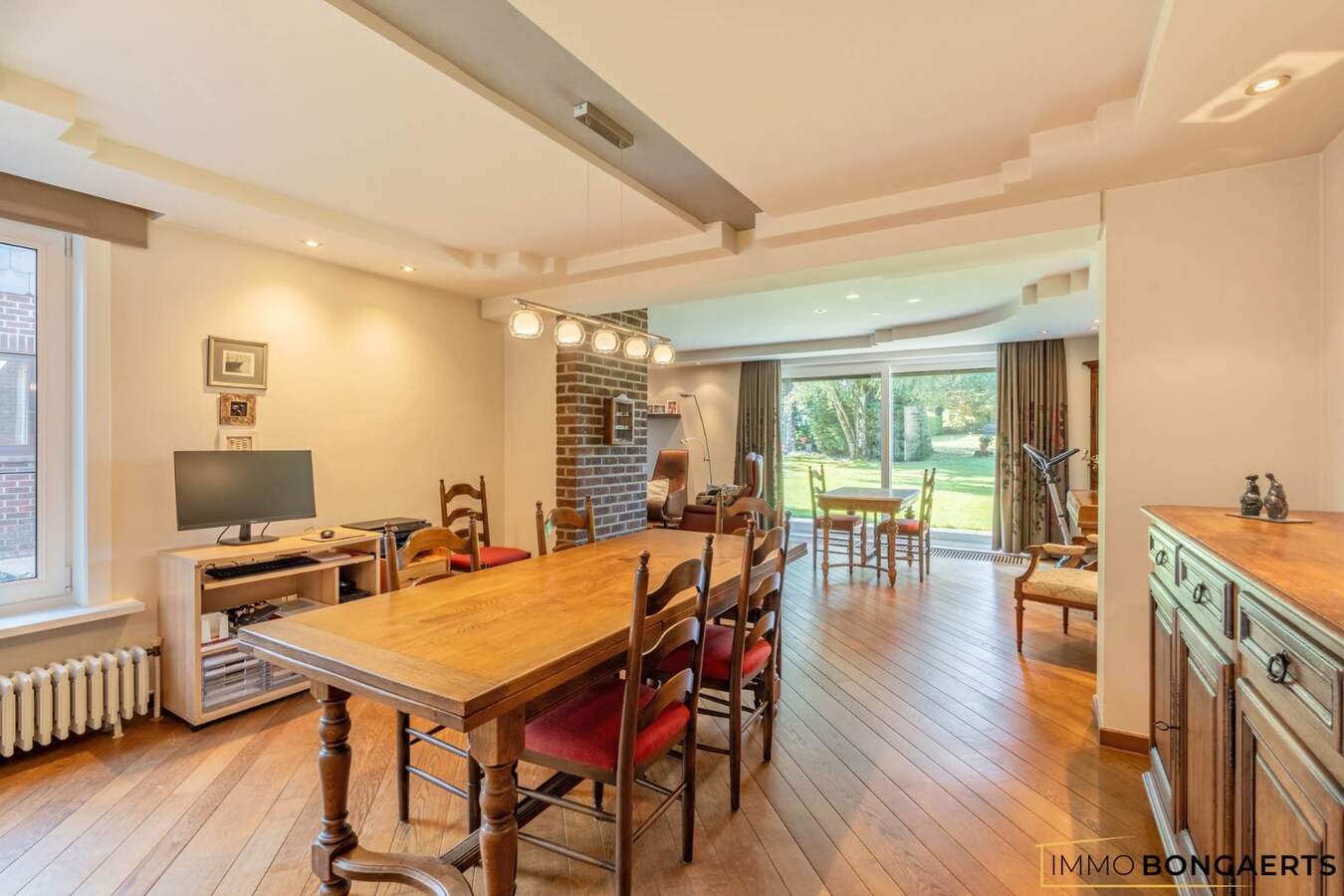 Ruime woning met 4 slaapkamers, tuin en garage in Opglabbeek. 