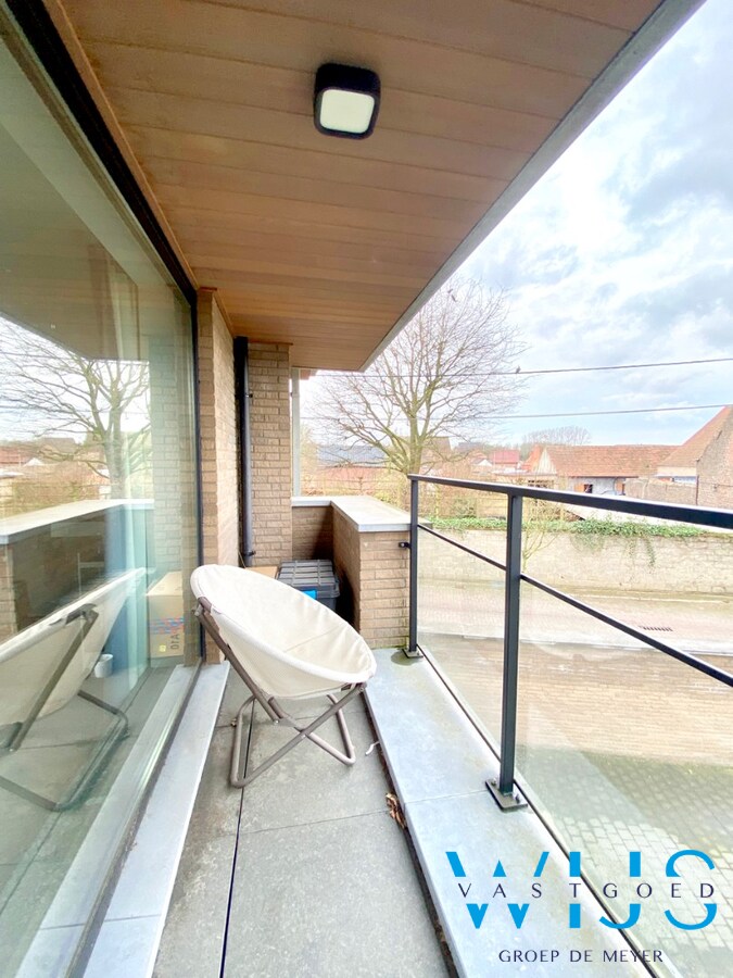 Instapklaar tweeslaapkamer appartement met 2 terrassen te Kluizen ! 