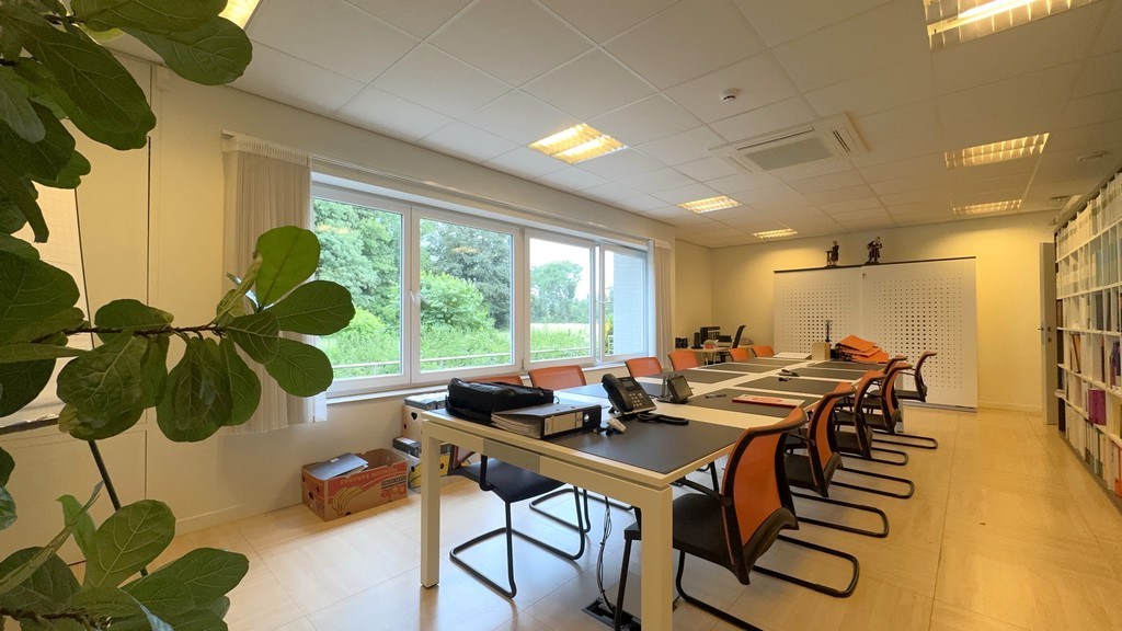 Kantoren te huur op zichtlocatie langs N9 te Melle