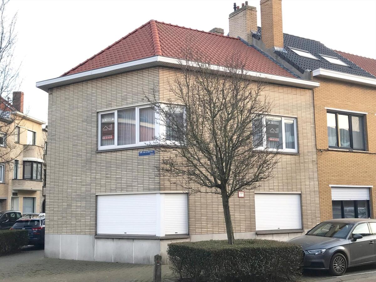 CENTRAAL GELEGEN STATIGE HOEKWONING 