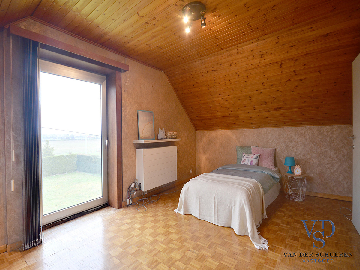 Tijdloze villa in residentiële wijk te Nazareth. 