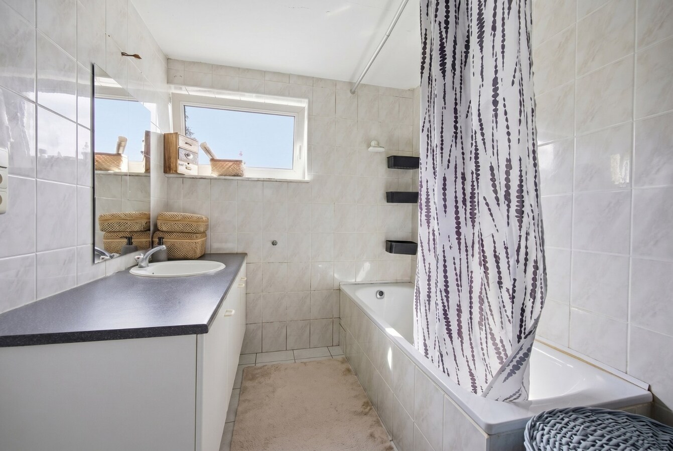 Uitstekend gelegen, betaalbaar en lichtrijk appartement te Lummen 