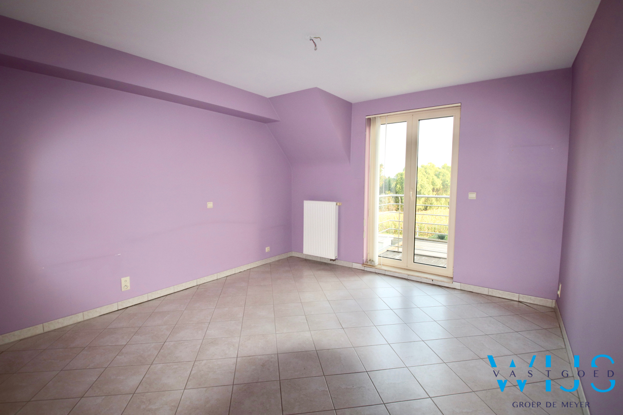 3 slaapkamerappartement met garage in hartje Assenede ! 