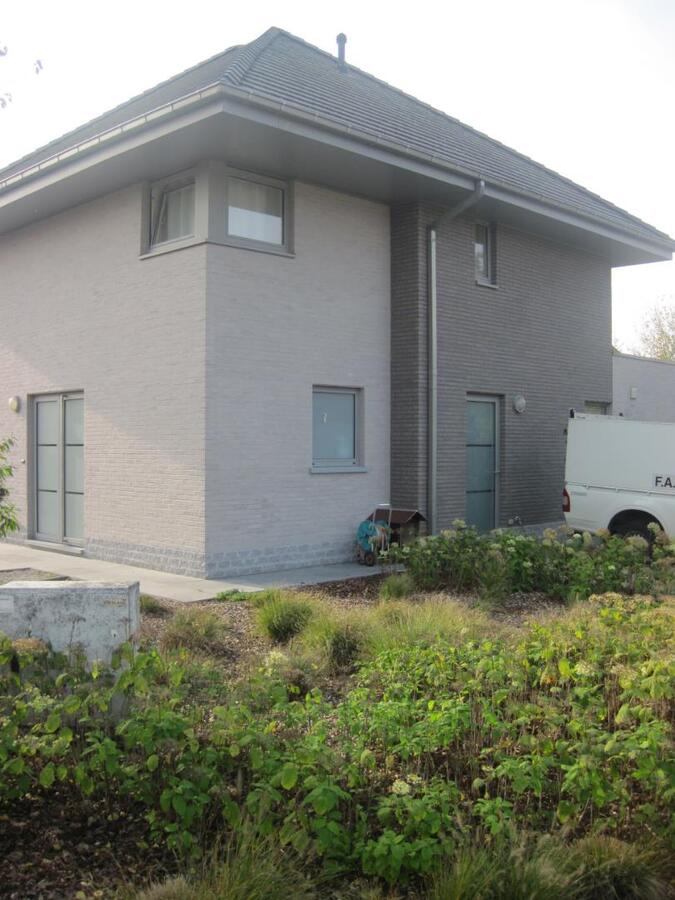 Recente, eigentijdse villa in doodlopende verkaveling ! 