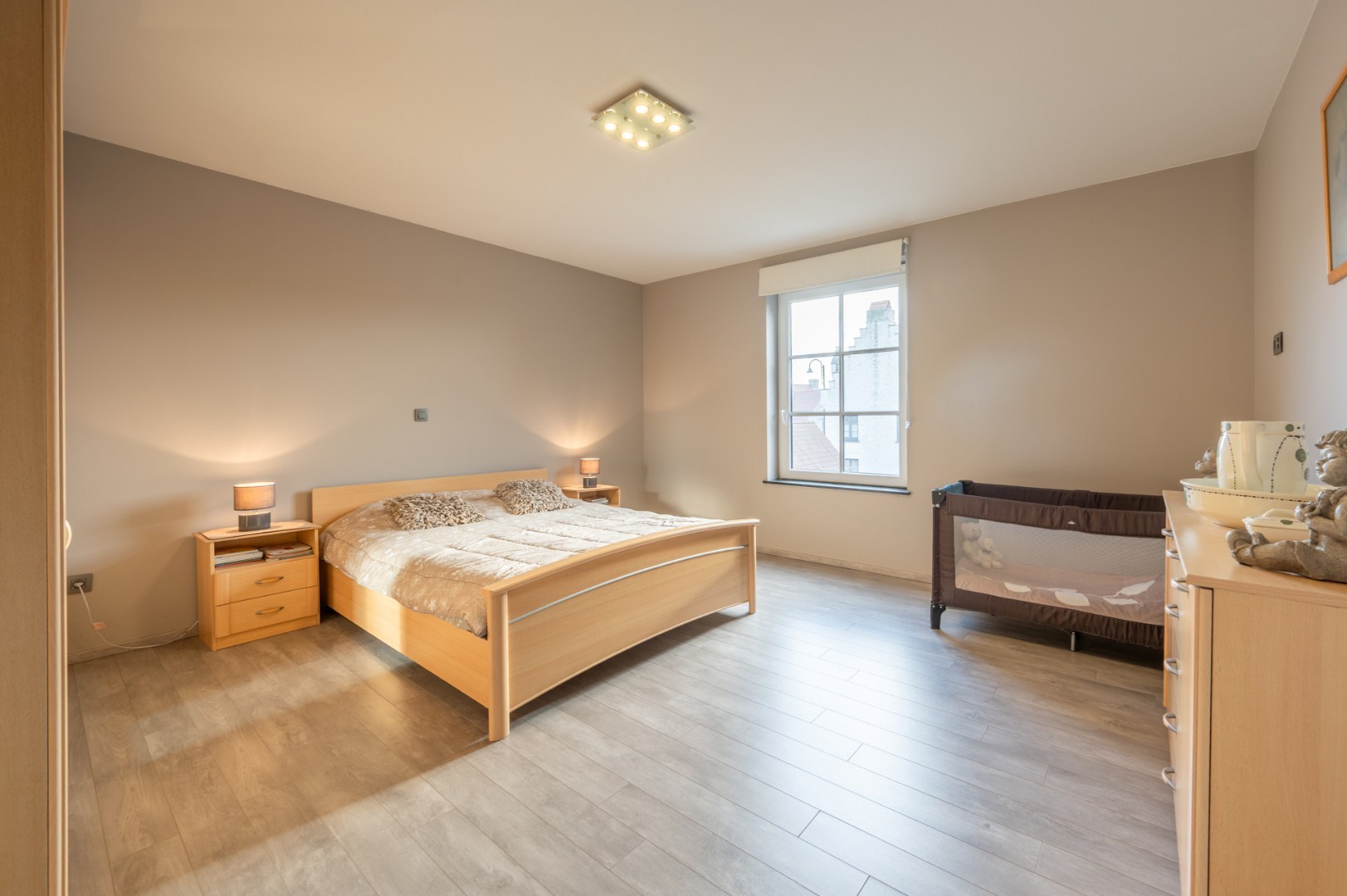 Prachtige en zéér ruime woning met kwaliteitsvolle afwerking 