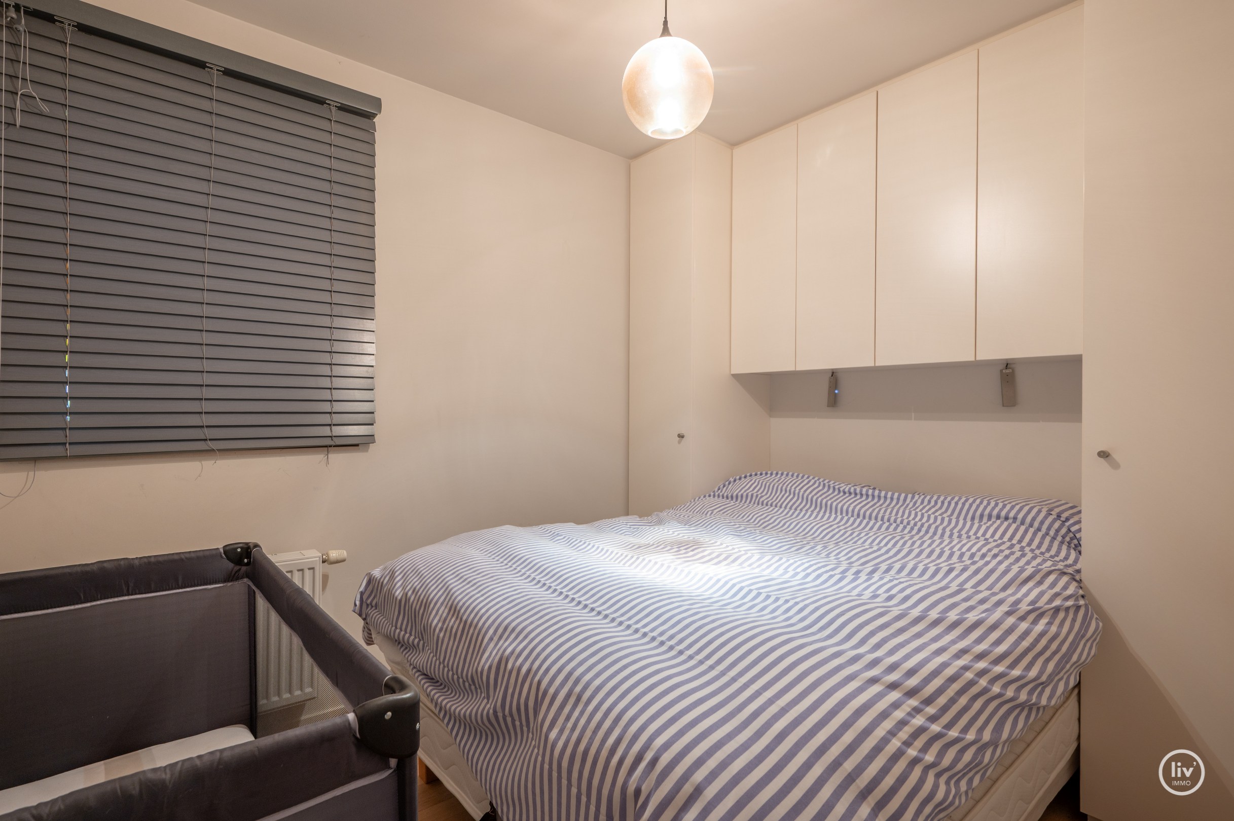 Prachtig HOEKappartement met open zichten en 3 slaapkamers gelegen op de Kustlaan te Knokke. 