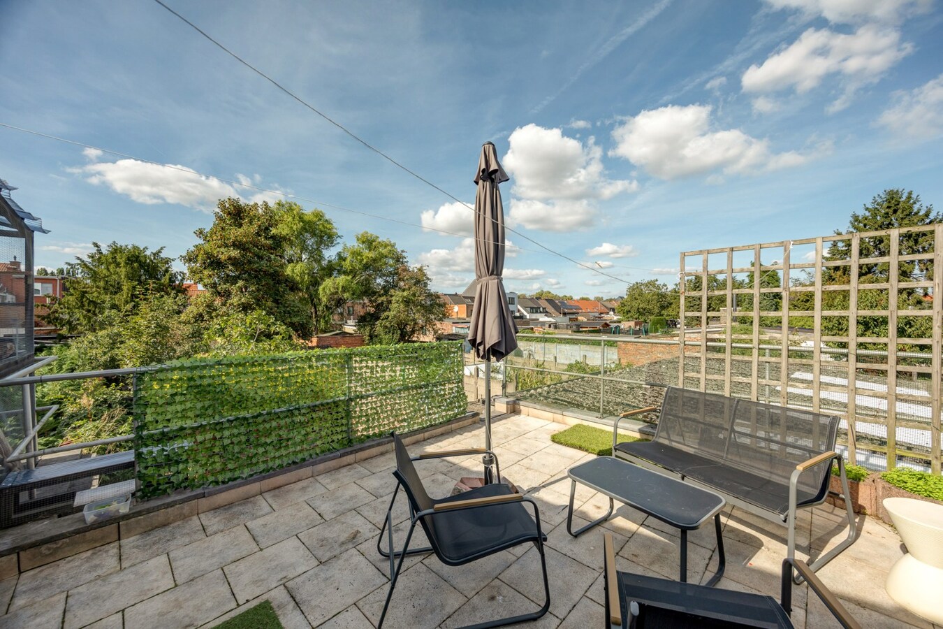 Charmante woning met tuin en garage te Hemiksem! 