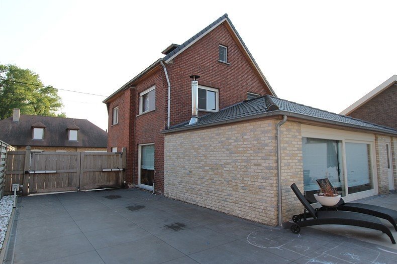 Alleenstaande woning met 3 slaapkamers te Handzame 