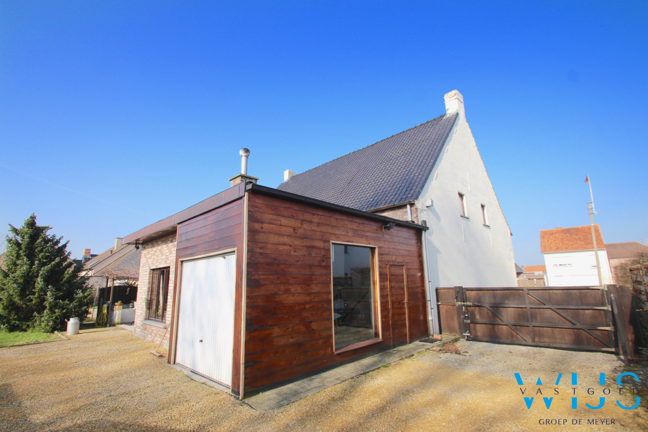 Zeer ruim woonhuis op een ideaal perceel te ADEGEM ! 