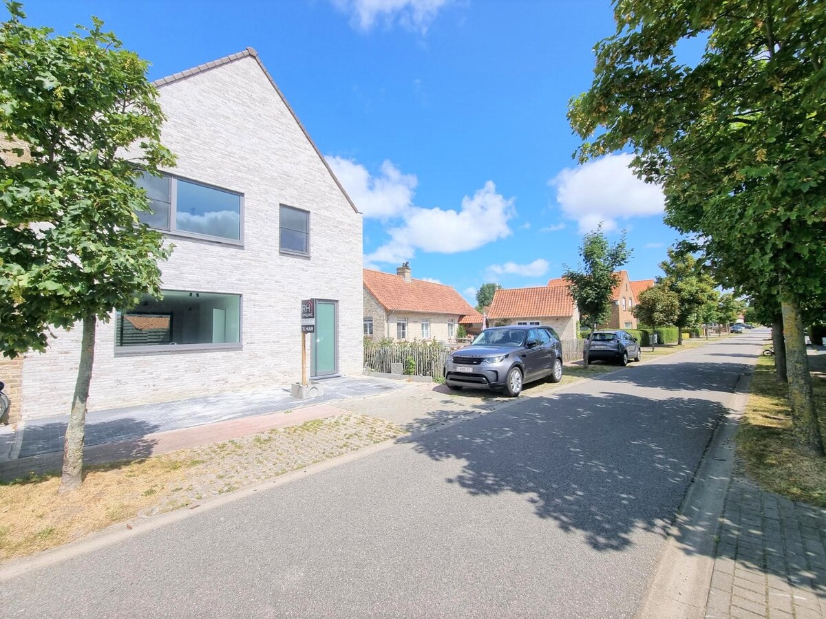 Nieuwbouwwoning met 4 slaapkamers te Ramskapelle 