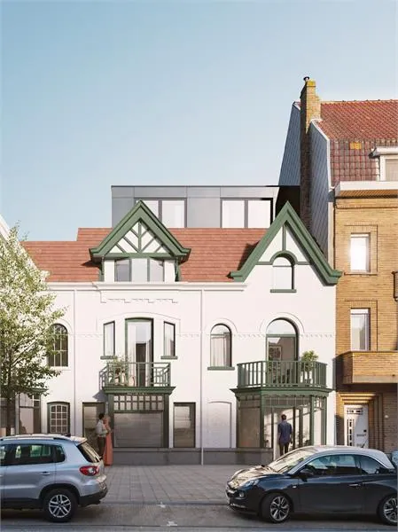 ACTIE , BIJ AANKOOP VAN DIT APPARTEMENT 5000 EXTRA KEUKENBUDGET! Aangenaam appartement gelegen in de Duinbergenlaan. Het project is gelegen op amper 700m wandelen van de zeedijk van Duinbergen.
