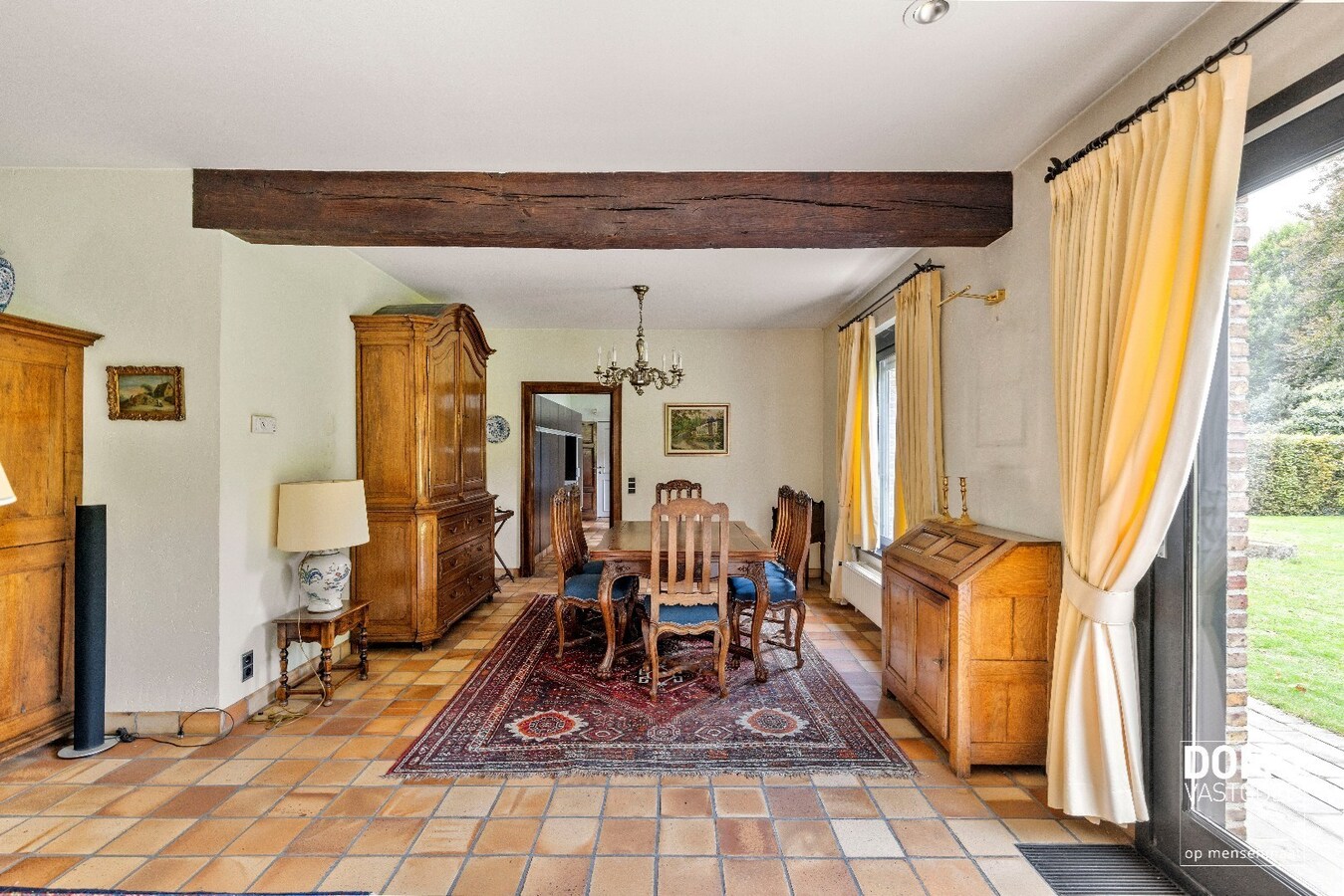 Exclusieve statige open bebouwing met zuid gerichte tuin in het centrum van Kermt (Hasselt) 