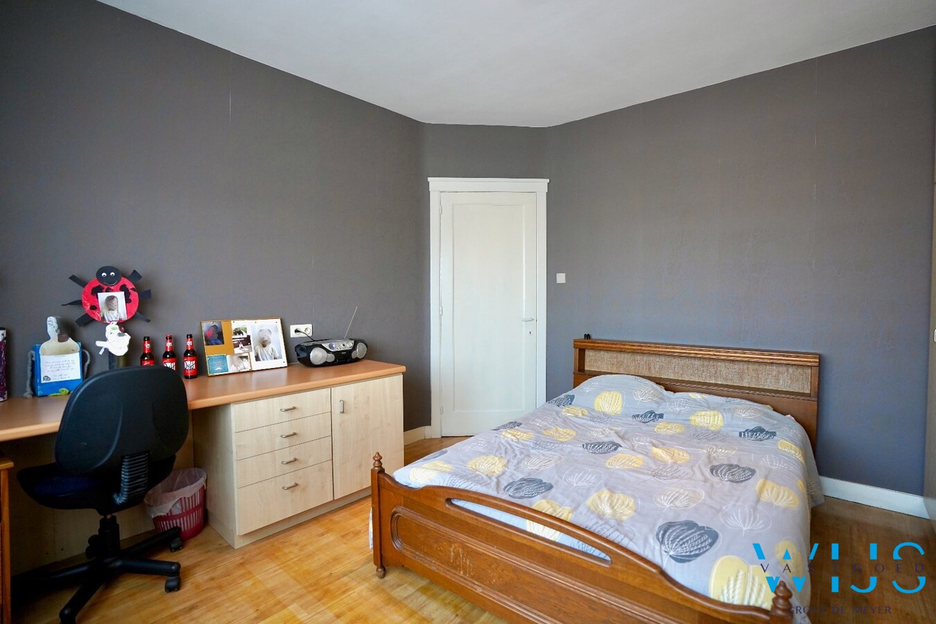 Stevig woonhuis aan de rand van het centrum van Sleidinge 