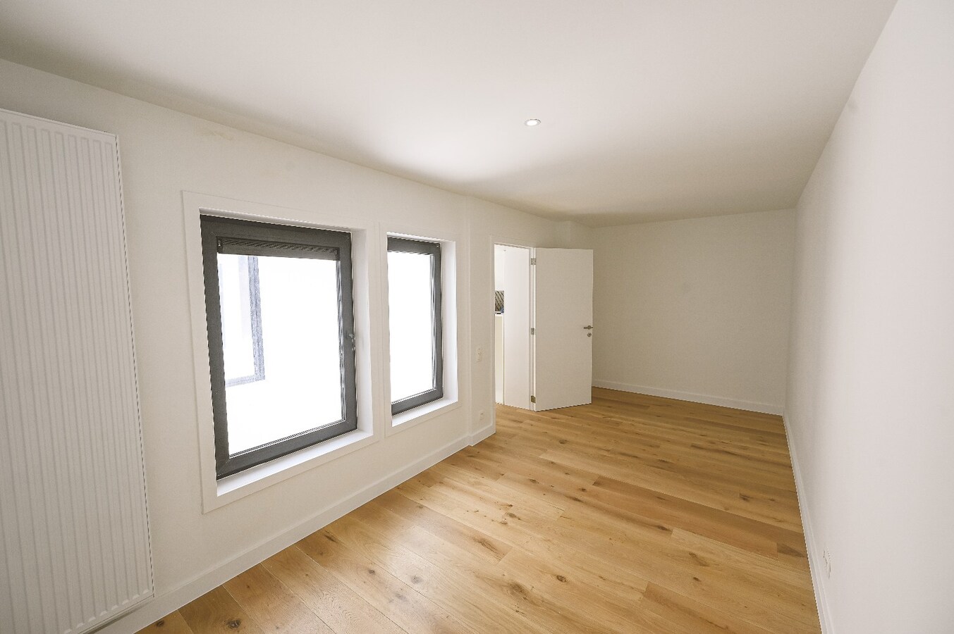 KNAP CENTRAAL GELEGEN GERENOVEERD APPARTEMENT 