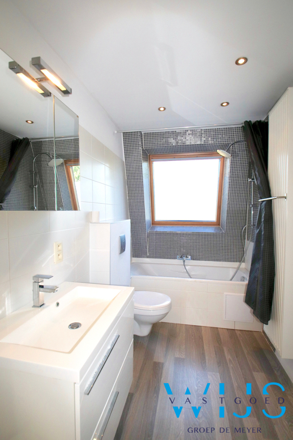 Instapklaar woonhuis met 2 slaapkamers &amp; tuin te SLEIDINGE ! 