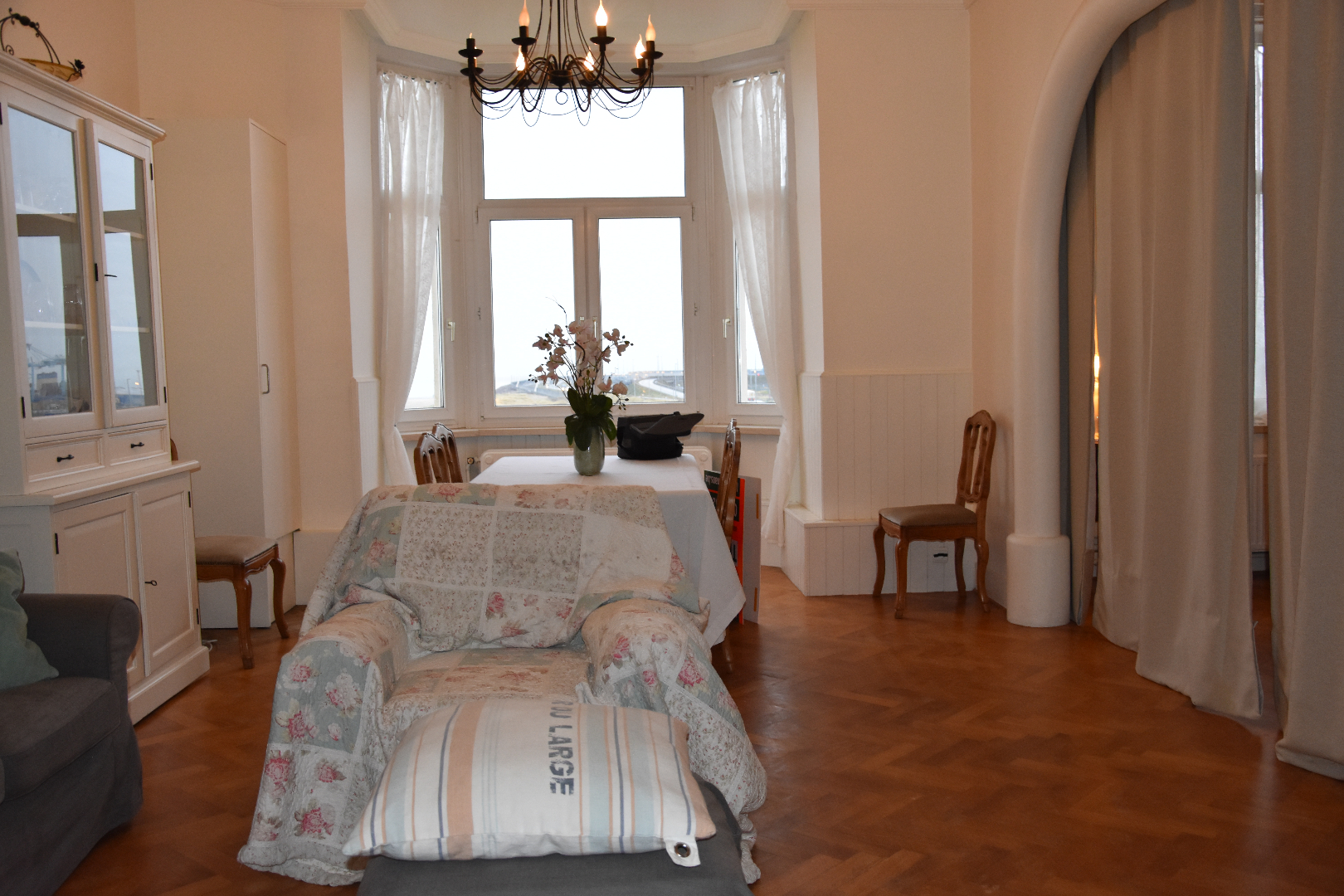 appartement met 2 slaapkamerhoeken. 