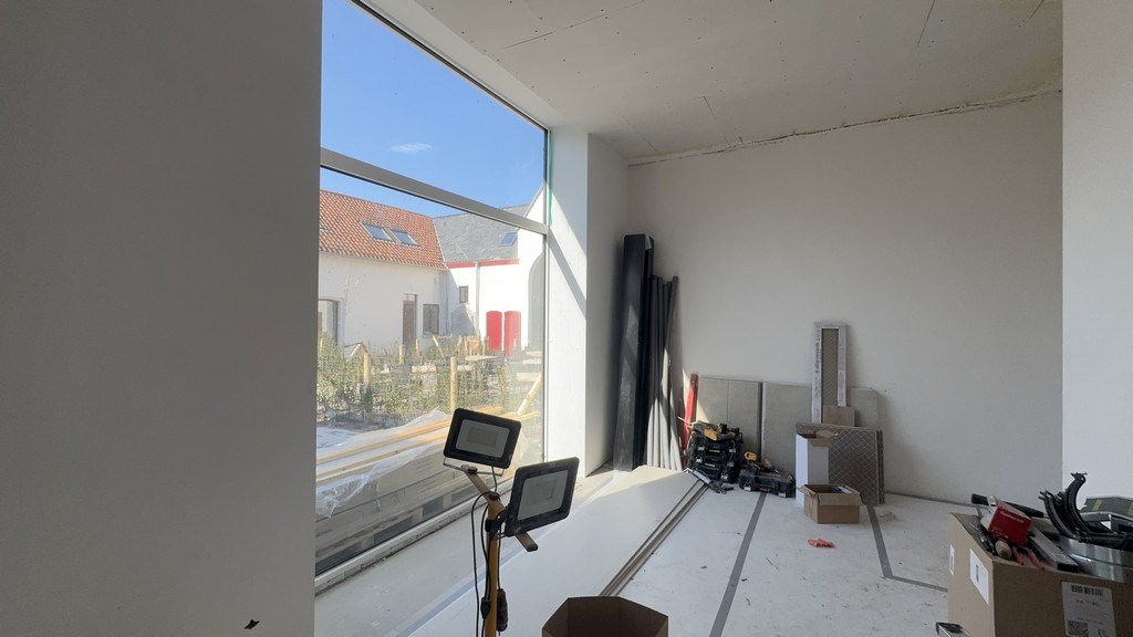 Kantoor te huur in prachtig gerenoveerde vierkantshoeve te Zwijnaarde