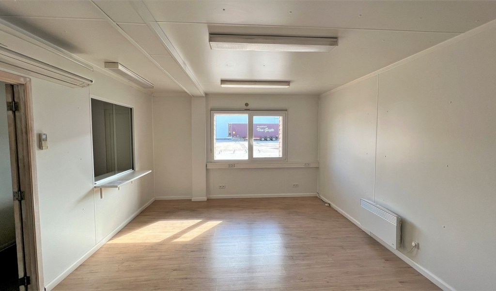 Magazijnen te huur vlakbij afrit E17 in Sint-Niklaas