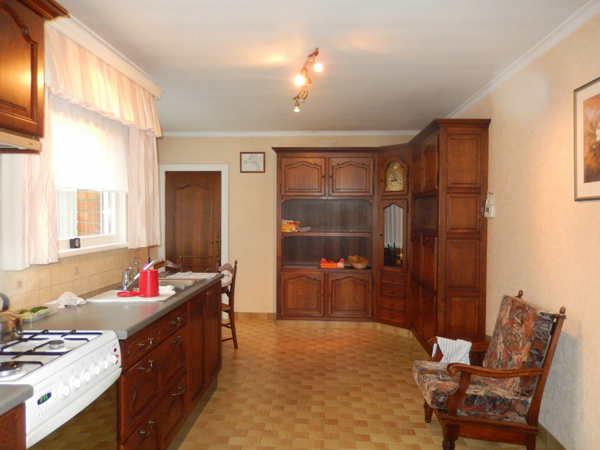 Woonhuis met 3 slaapkamers, tuin en garage 