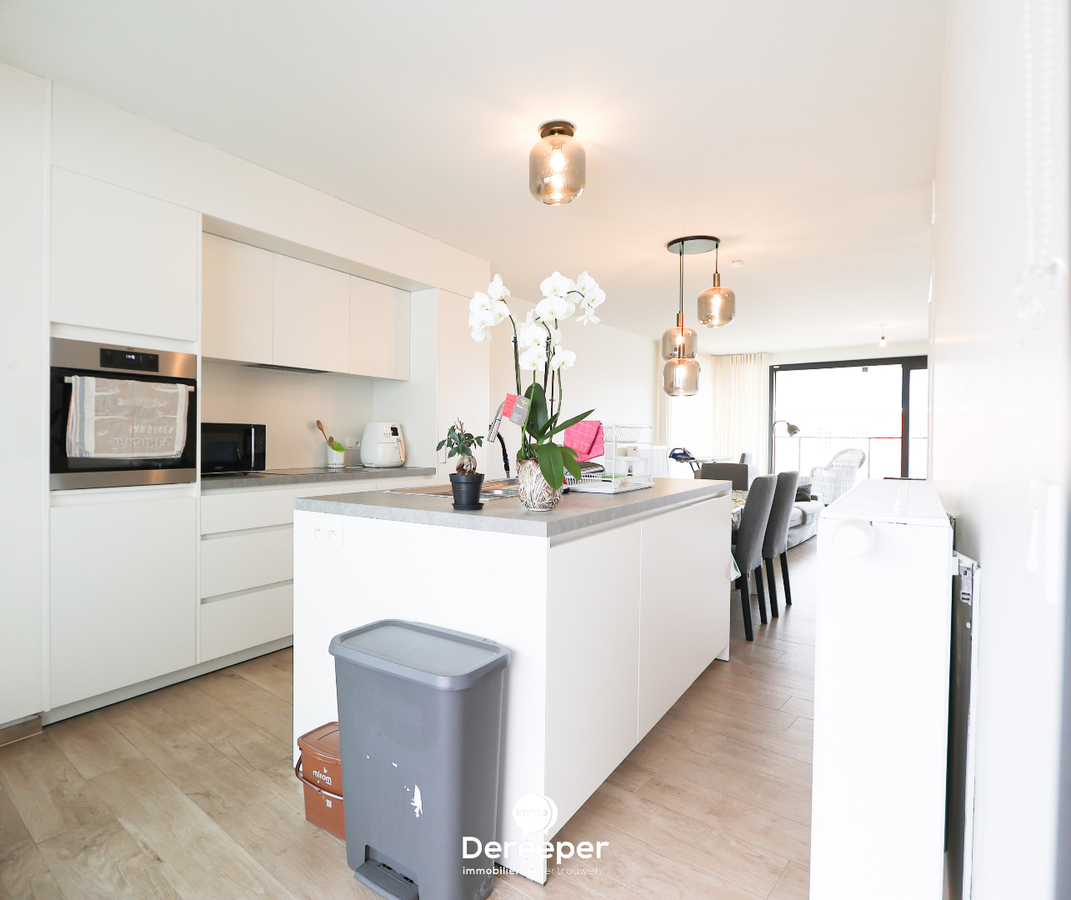 RUIM 3-SLAAPKAMERAPPARTEMENT MET 2 TERRASSEN EN UITZICHT OP DE MARKT VAN TORHOUT 
