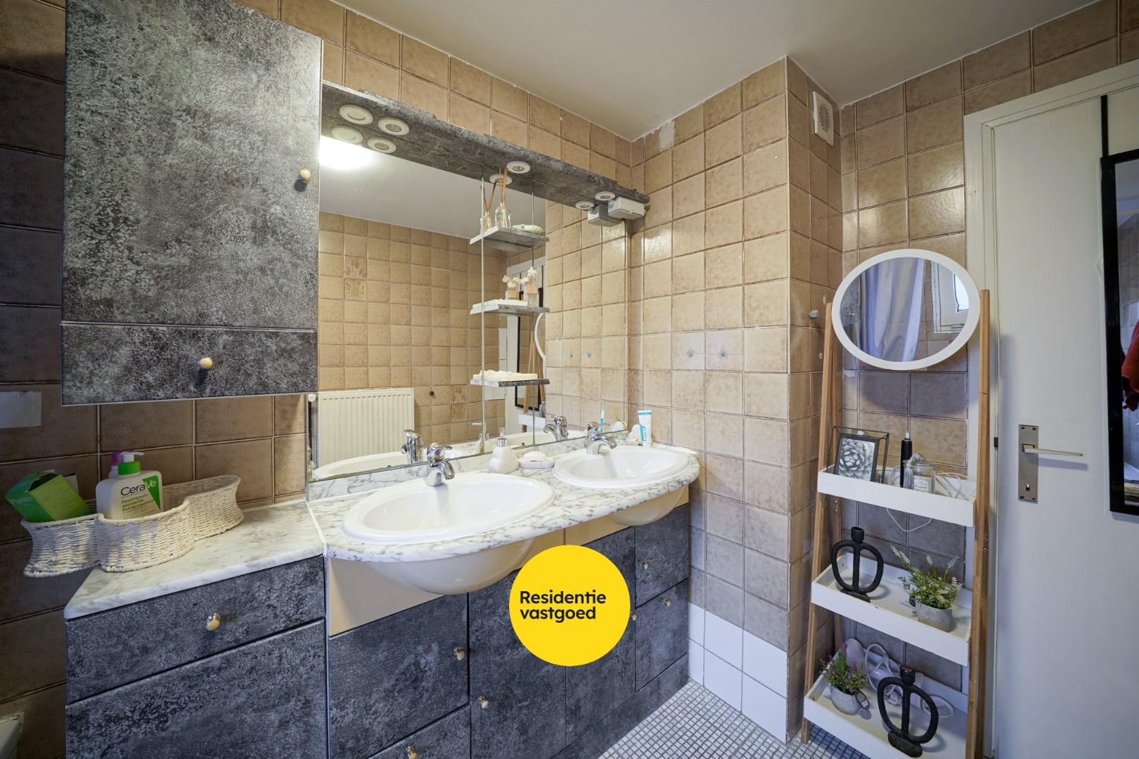 Instapklare woning met diepe tuin te Oostende 