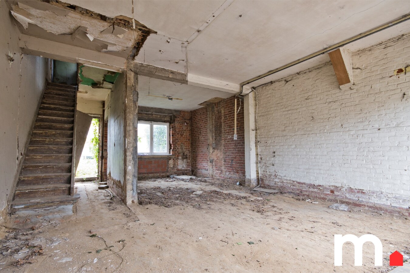 Woning te Kuurne met 173m² bewoonbare oppervlakte op Toplocatie met eventueel mogelijkheid tot handelspand! 