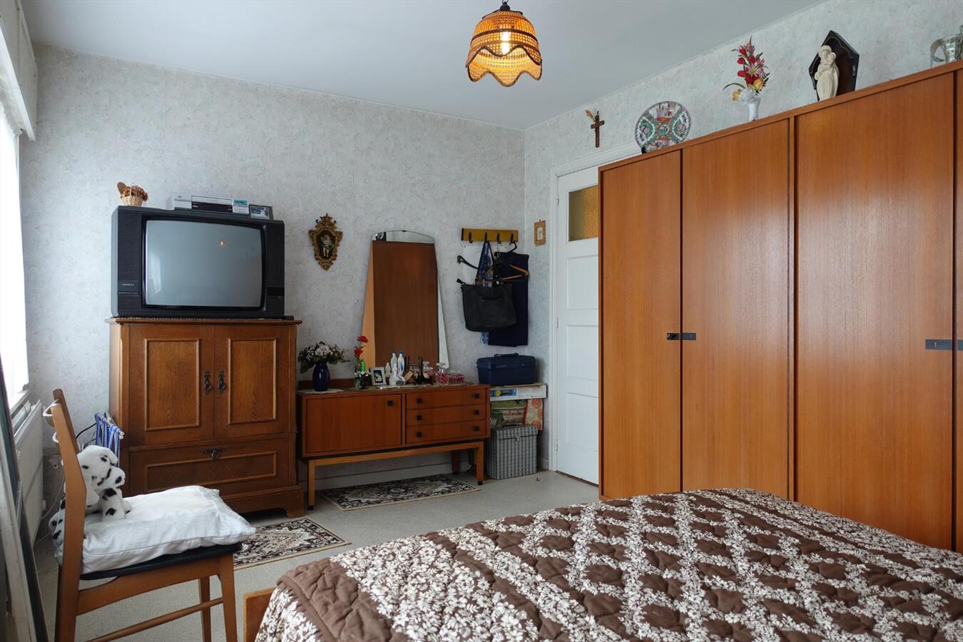 Goed gelegen half-open woning met grote tuin 