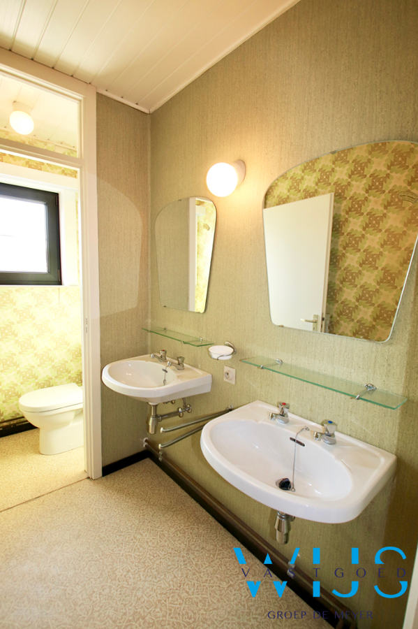 Ruime gezinswoning met 4 slaapkamers te Bassevelde ! 