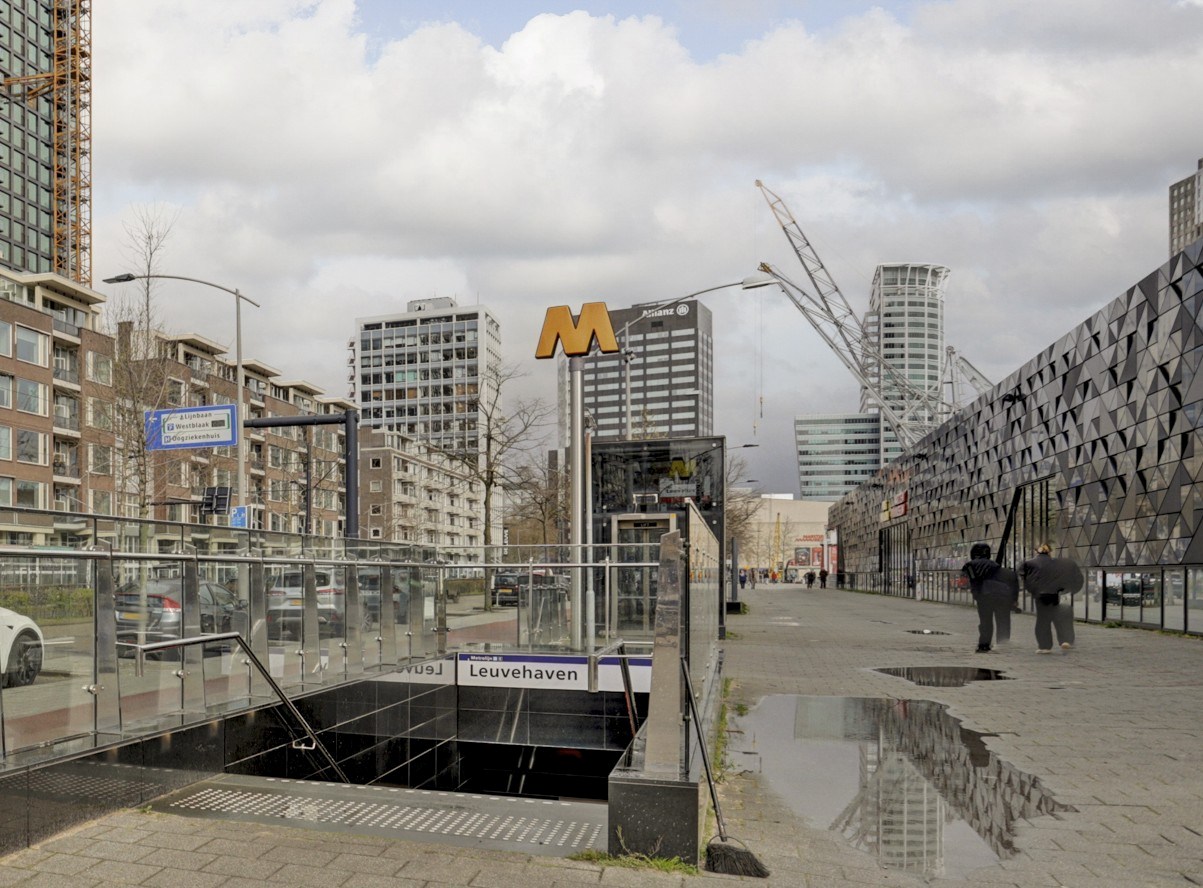 Ultiem luxe wonen in de iconische The CoolTower met spectaculair uitzicht, royaal terras (34 m²) en moderne afwerking in het bruisende hart van Rotterdam! 