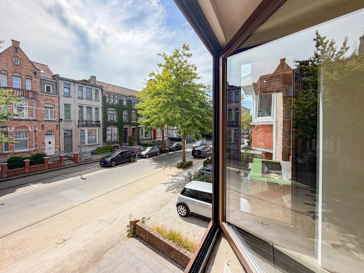 TOPPER ! Appartement op topligging met groot terras van maar liefst 30 m2 ! *** NONO INSPIRED *** 
