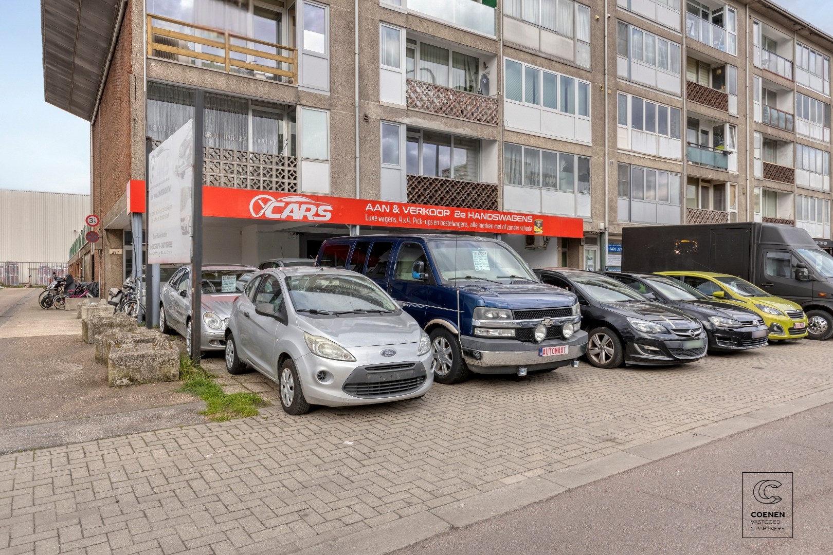 Commercieel pand/autogarage op een uitstekende locatie te Deurne! 