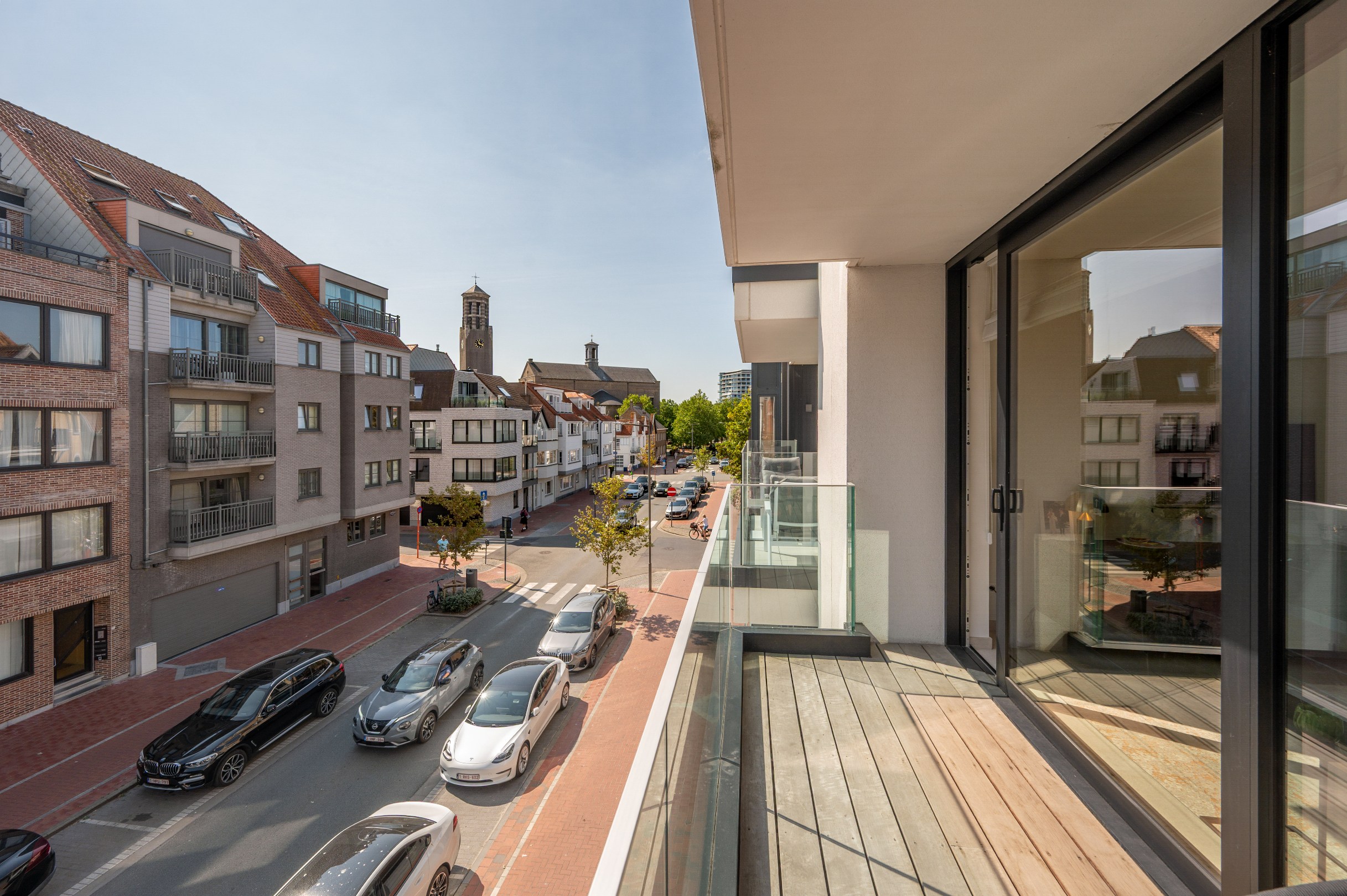 Appartement spacieux et récent (2021) situé sur l'avenue Paul Parmentier à Knokke. 