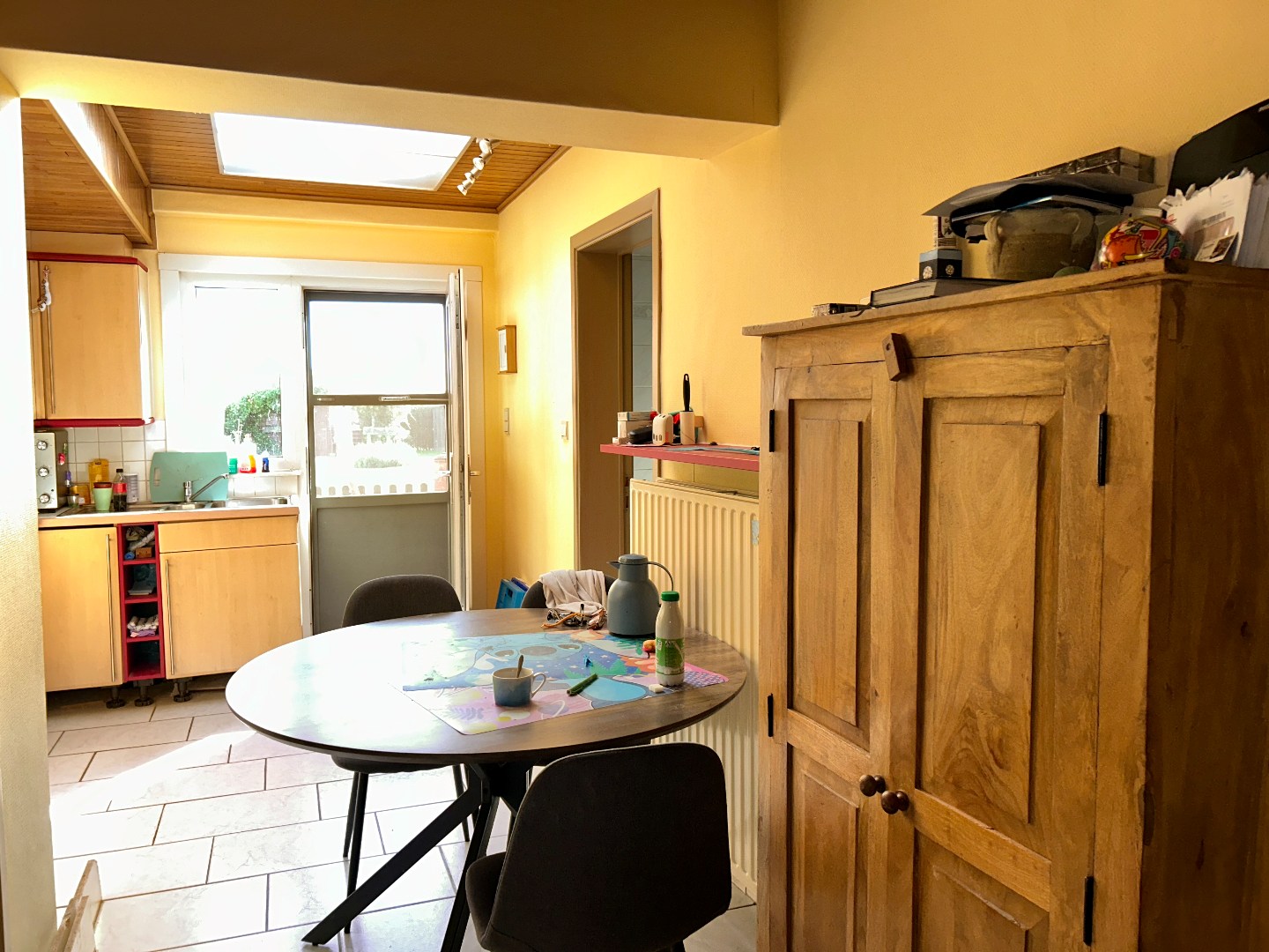 Degelijke en ruime gezinswoning met garage en tuin op 702m² 