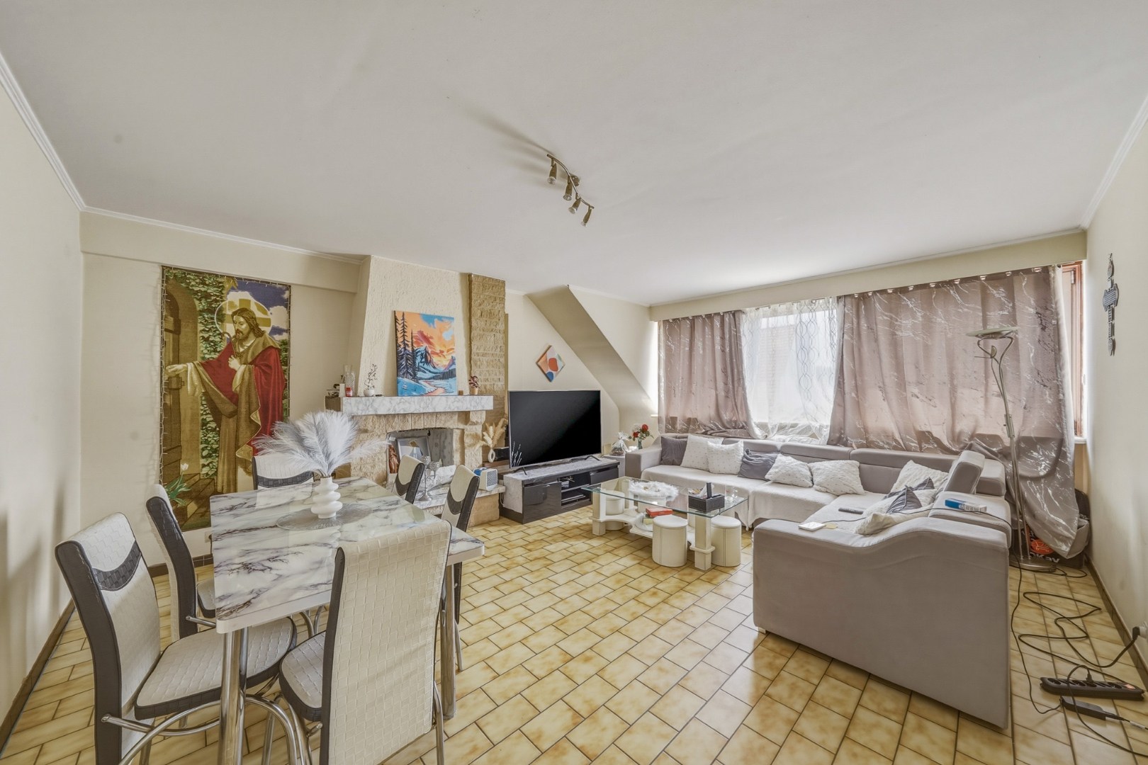 Interessant opbrengsteigendom met 3 appartementen in Oudenburg 