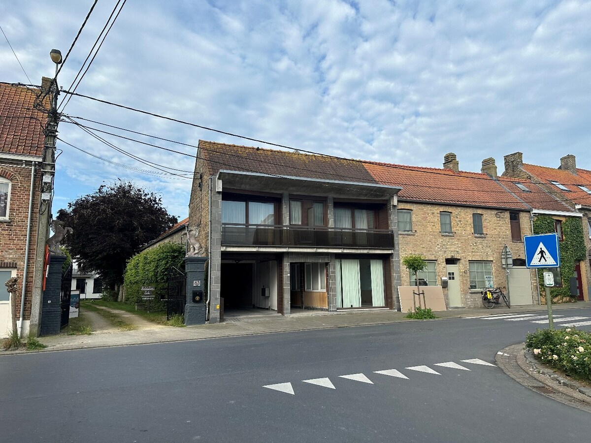 Appartement met 2 slaapkamers en autostaanplaats te Leke 