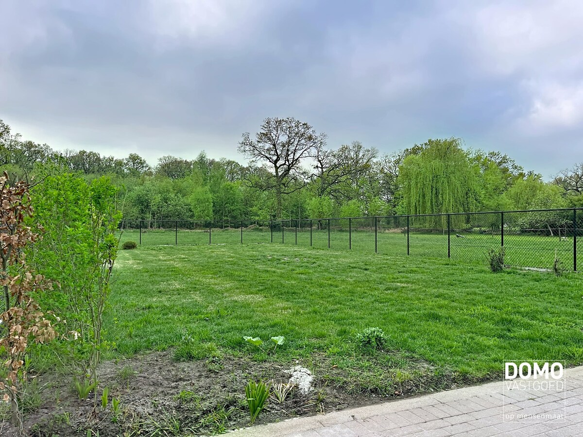 VOLLEDIG GERENOVEERDE WONING MET 3 SLAAPKAMERS EN ZUIDGERICHTE TUIN 