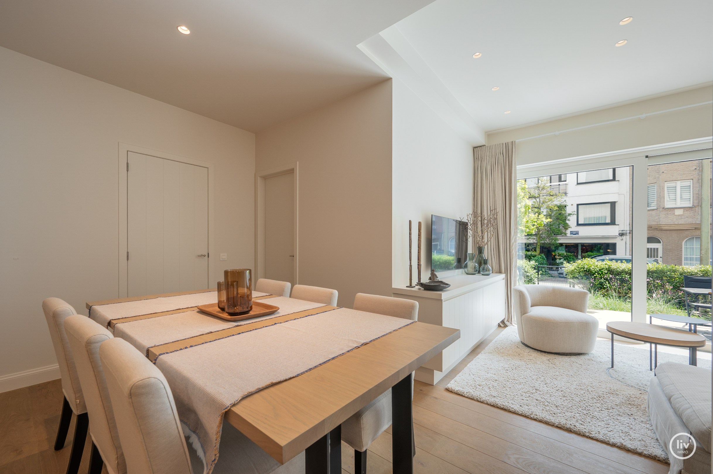 Gezellig gelijkvloersappartement met tof terras gelegen op de Leopoldlaan te Knokke. 