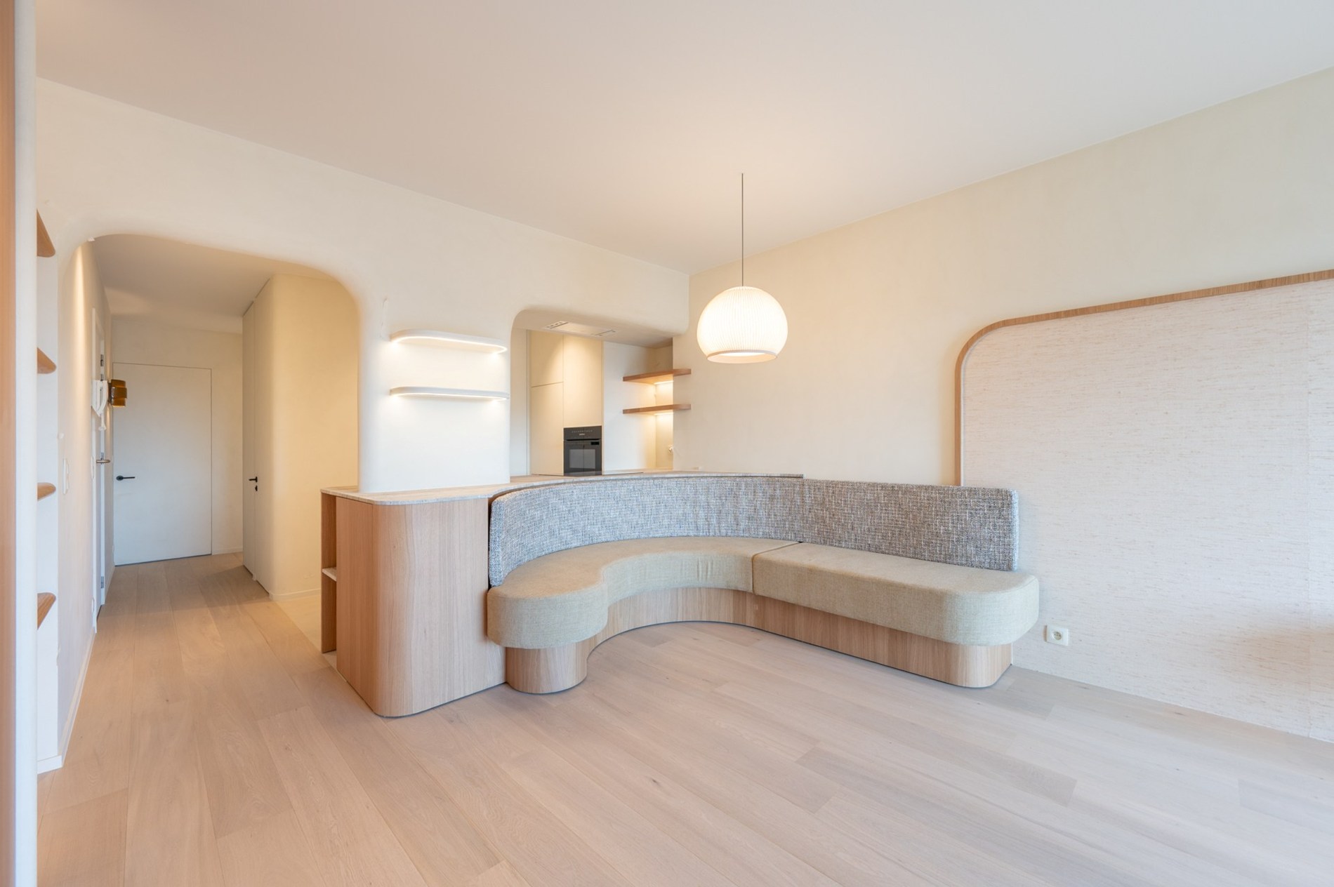 Klassevol appartement gelegen in een charmante villaresidentie in het Zoute. 