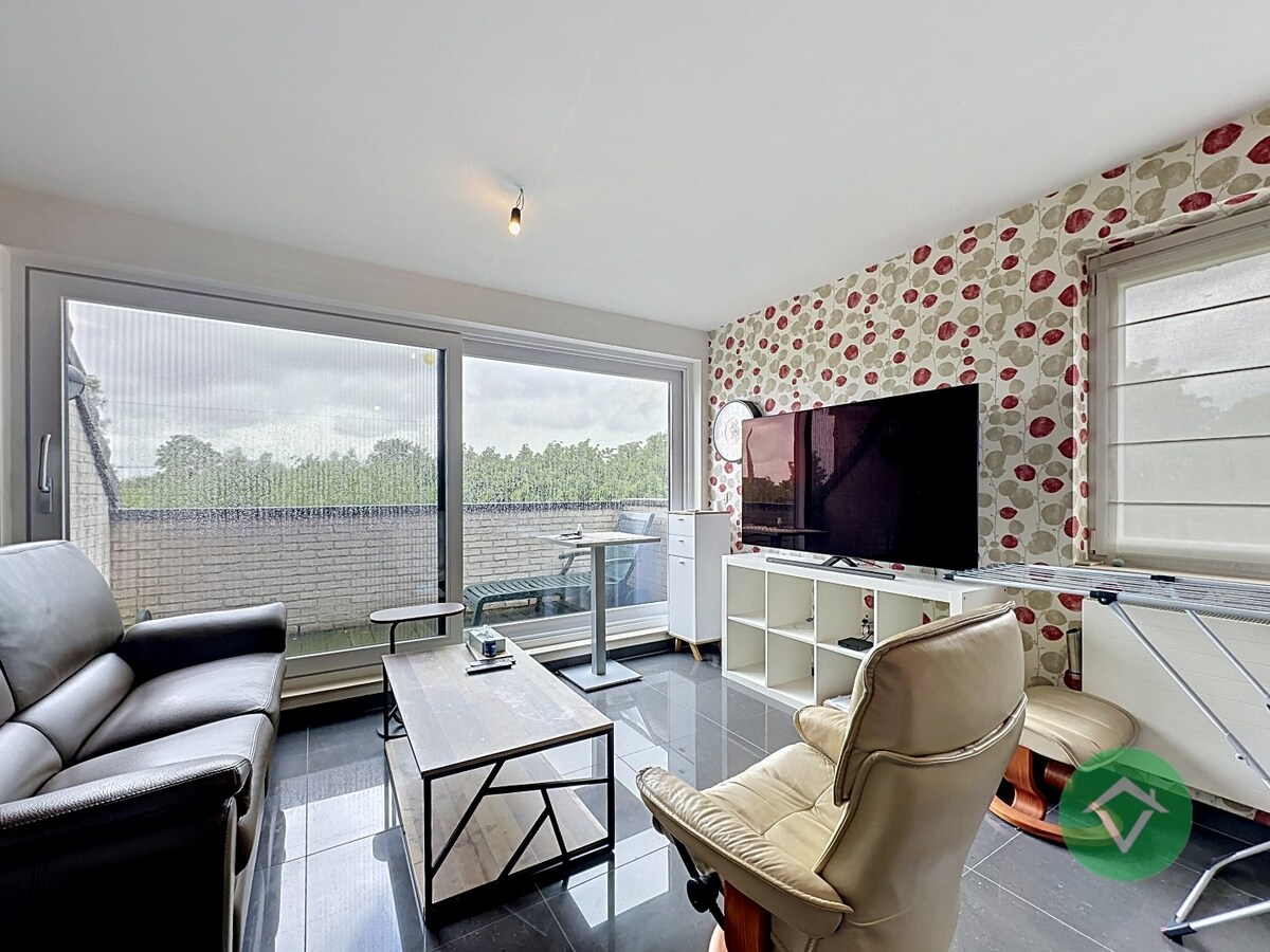 Lichtrijk appartement met garage en prachtig zicht op het park ’t Oosthof te Koekelare 