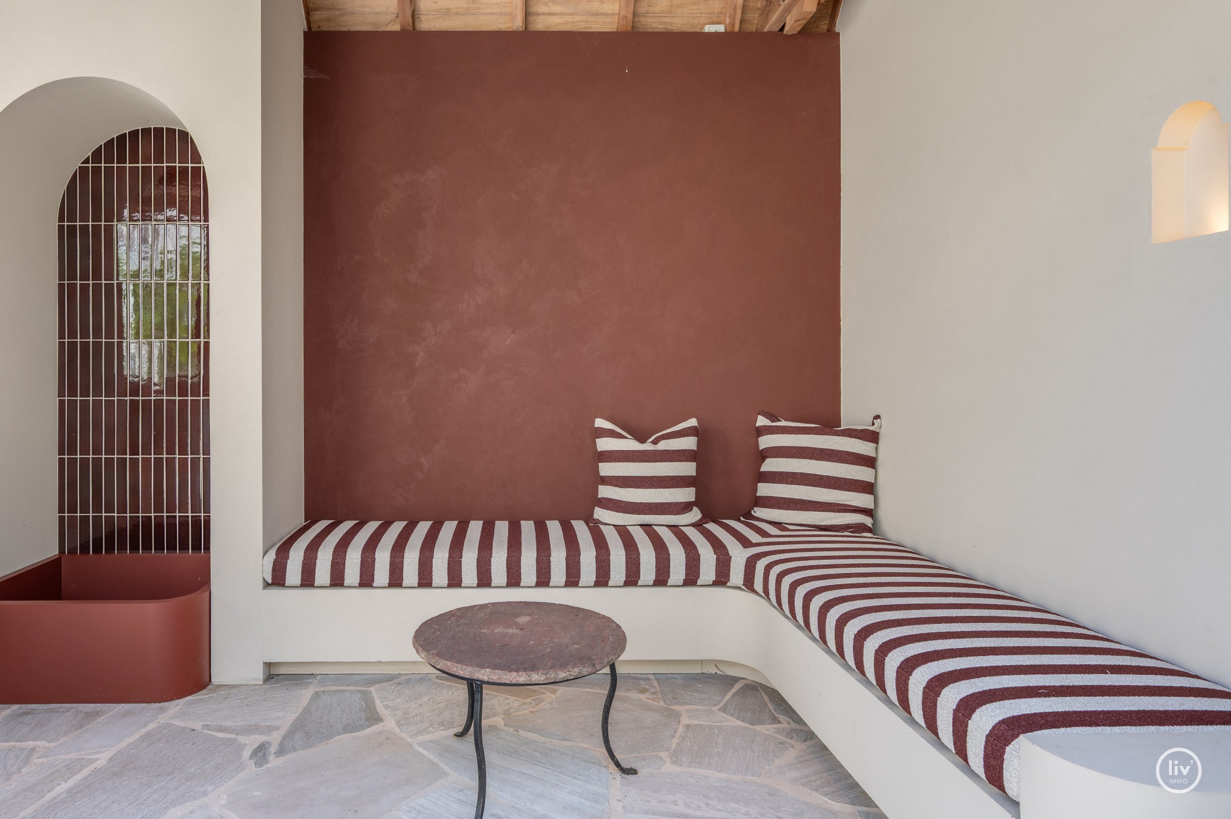 Luxe, comfort kortom een prachtig gerenoveerde woning in hartje Knokke. 