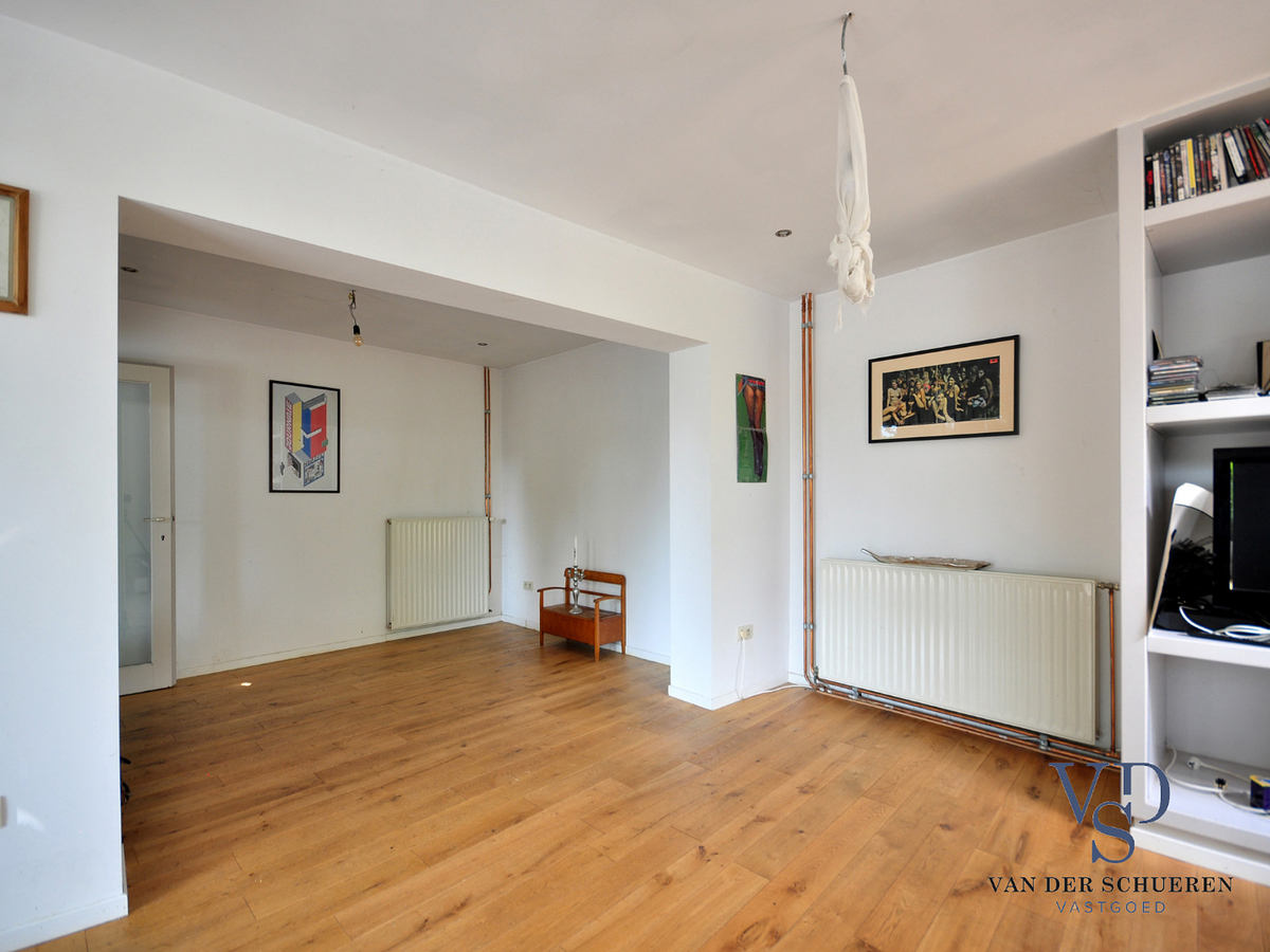 Idyllische woning met schuur. Uitzonderlijk gelegen. 