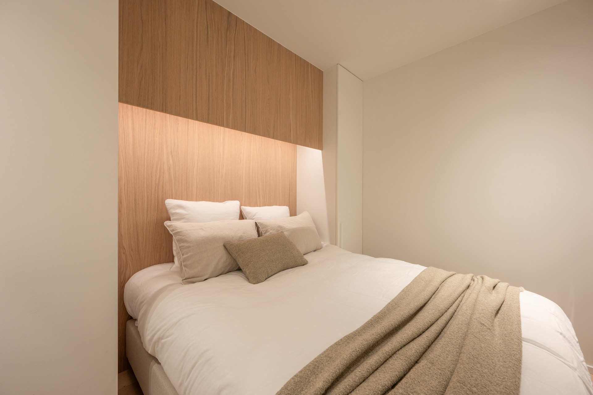 Exclusief gerenoveerd appartement met 3 slaapkamers te koop vlak bij het Albertstrand en het Rubensplein 