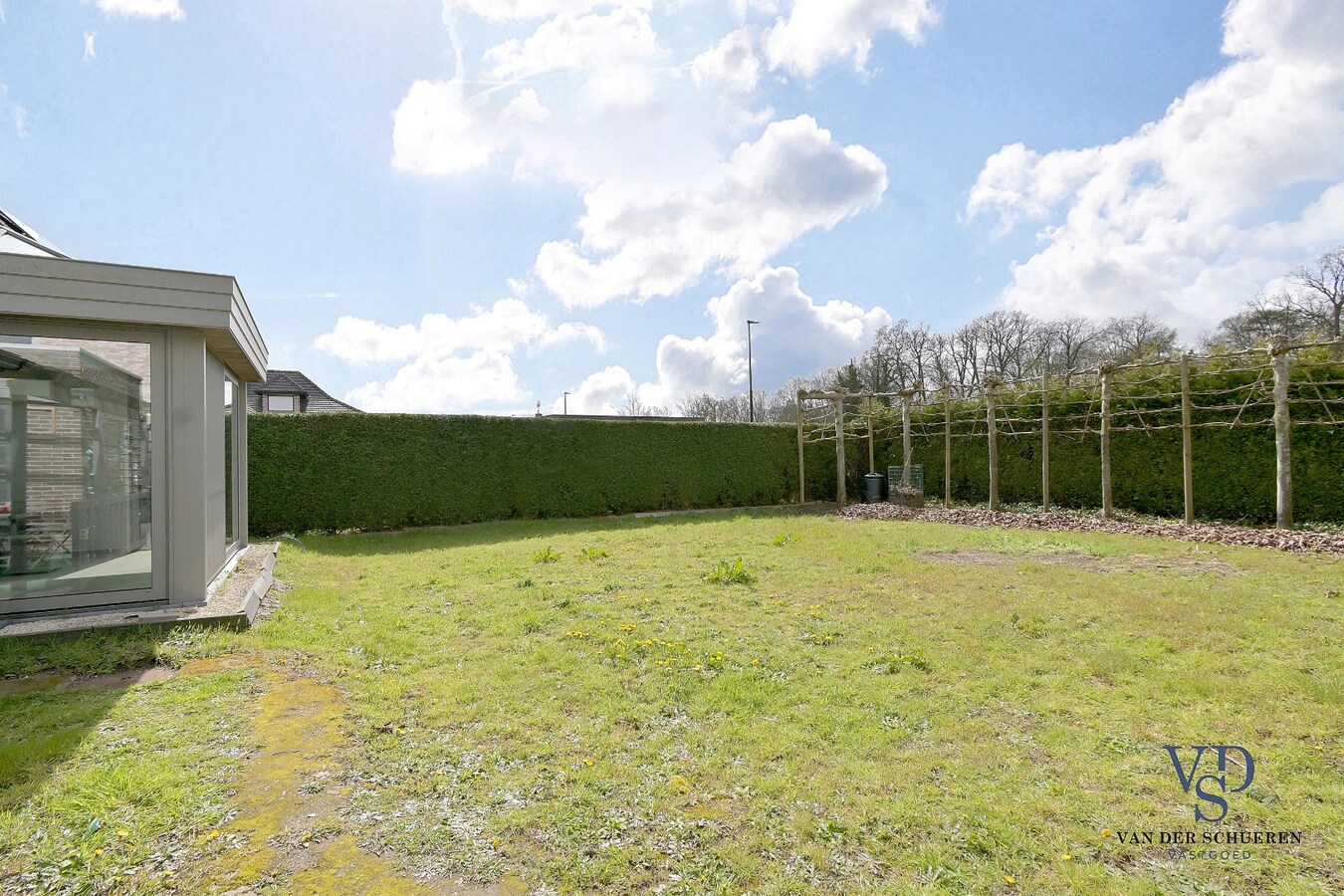 Tijdloze villa in residentiële wijk te Nazareth. 