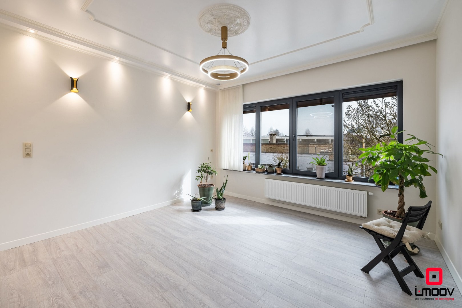 Hoogwaardig gerenoveerde stadswoning met 4 slaapkamers en zuidgericht dakterras 