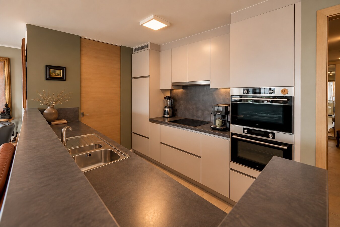 RUIM APPARTEMENT MET MAGNIFIEKE TERRASSEN NABIJ STRAND EN ZEE 