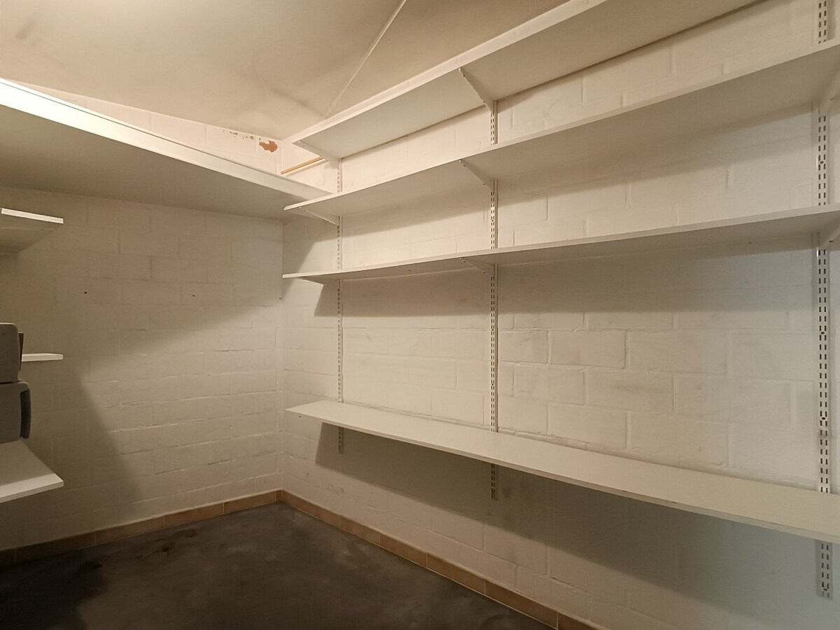 Staanplaats in het centrum van Heist. 