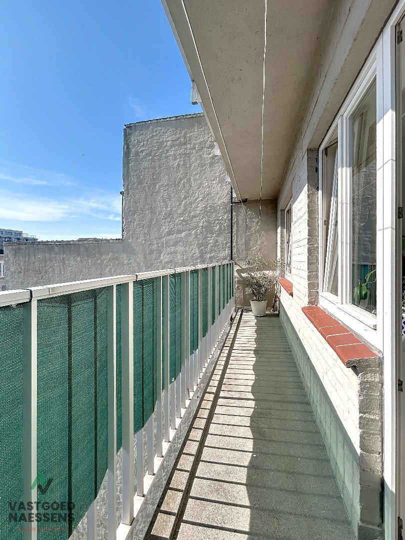 Magnifique appartement de 2 chambres avec vue sur la mer et terrasse. 